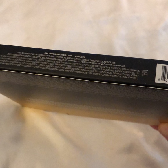 Jaclyn Cosmetics Luxe Legacy 20 Pan Eyeshadow Palette 34g NIB - Picture 11 of 11